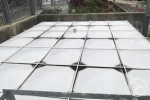 Large-scale water storage using modular tank systems