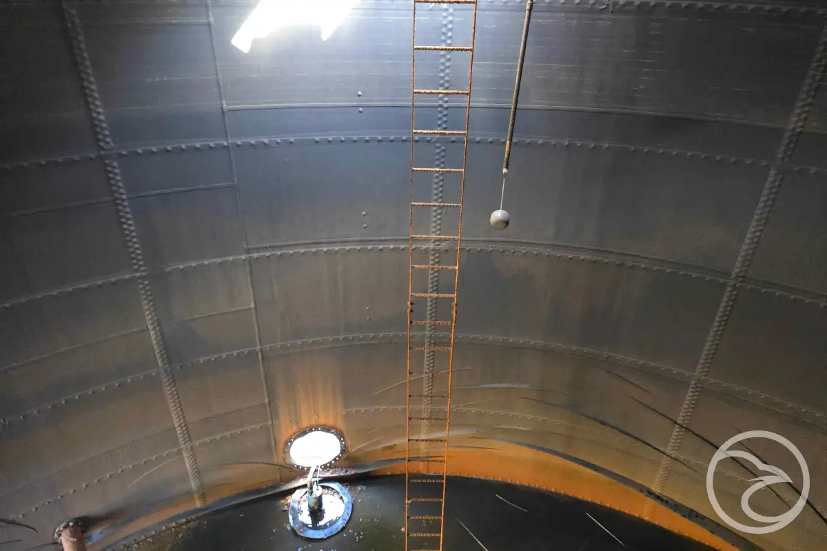 Fire tank internal maintenance