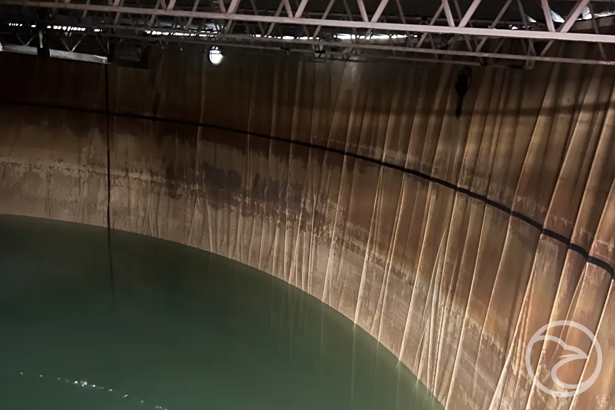 inspection inside a filled water tank