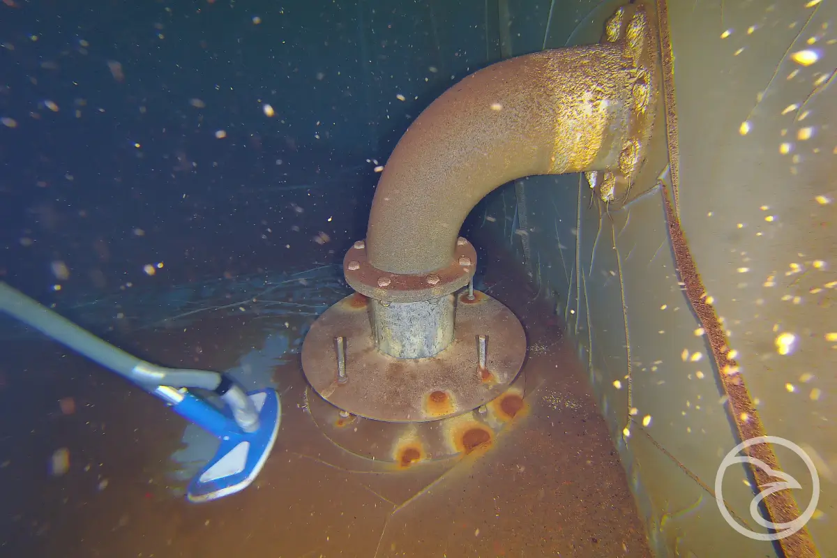 Fire water tank cleaning