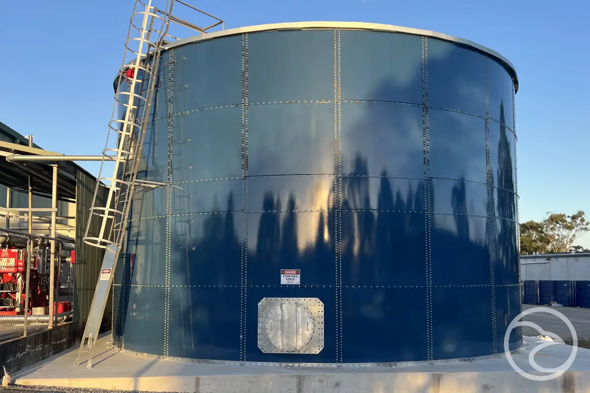 circular panel tank
